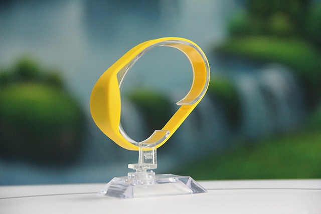 硅胶腕带手机支架优弱点