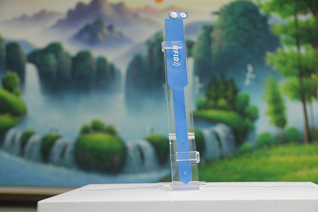 怎样在网上订购vip会员卡？？