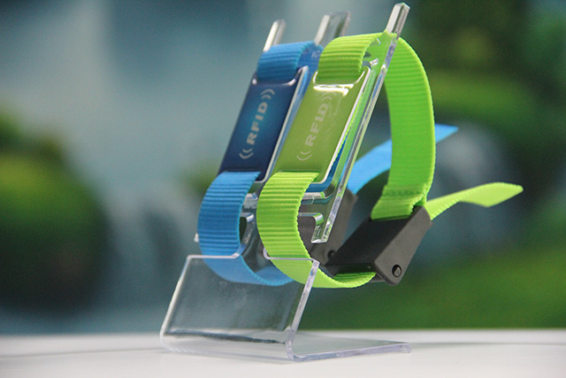 长毛的id硅胶腕带魔术手套，，，，，，污渍一洗就掉