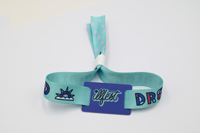 PVC卡的工艺怎么做？？