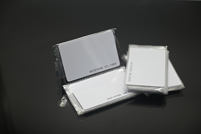 充电卡怎么办理？？？怎样使用？？？