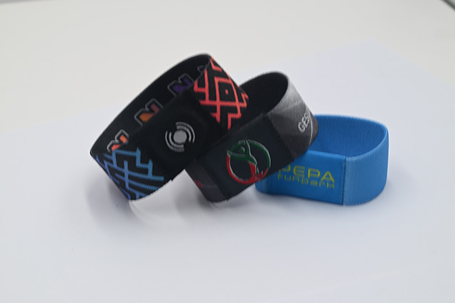 澳门8858cc永利中标“中国窗”IC卡电梯控制系统