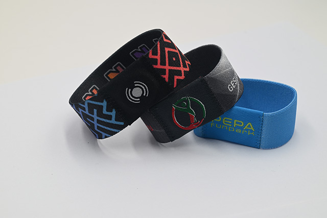 镭射卡的制作，，，镭射卡的优点