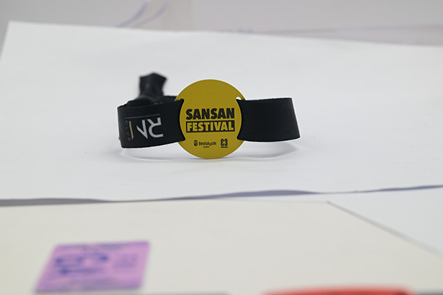 制作异形卡的价钱为什么比通俗卡贵呢？？