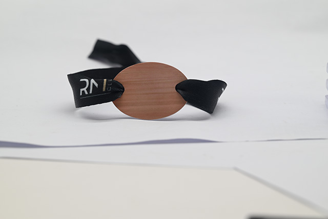 由于智能卡存储能力强，，可以存储电子现金等网络钱币